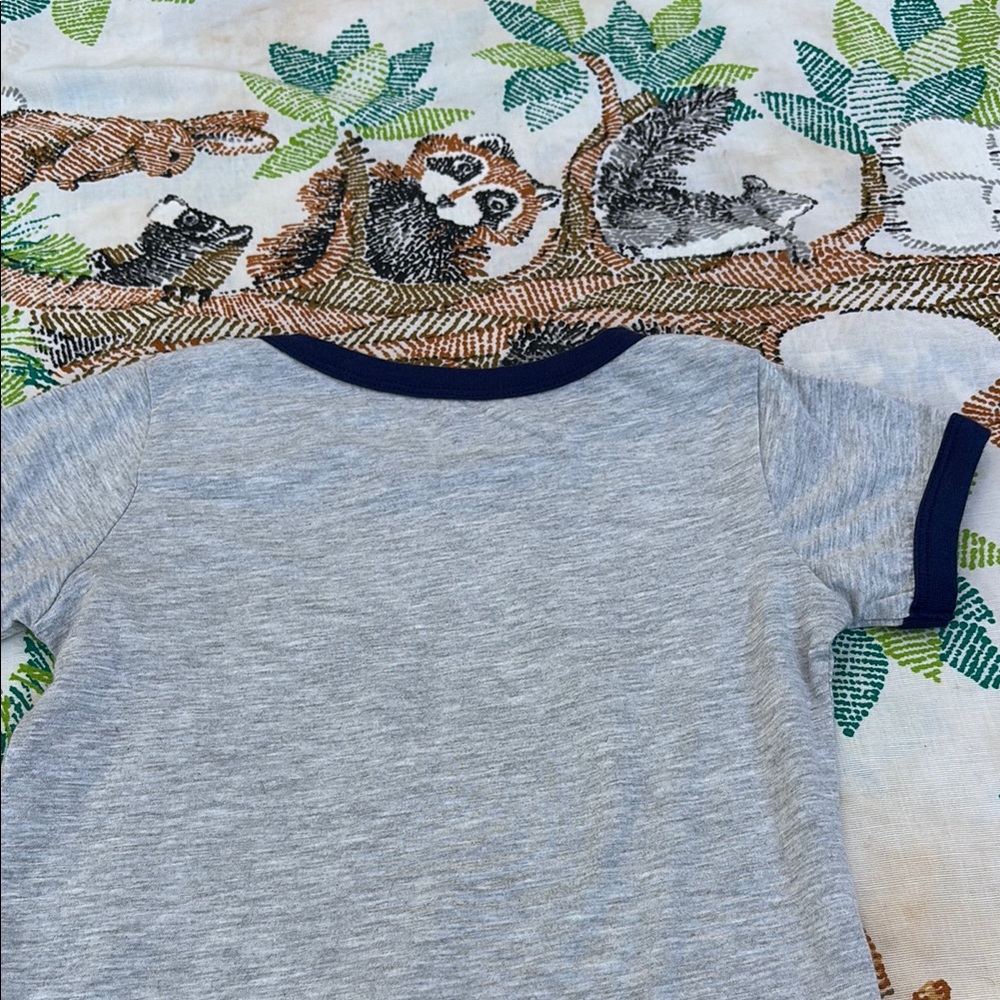 NWT Levi's Gray Kids SS T-Shirt Tee Blue Trim Levi Strauss & Co 6 Boys M 5-6 Yrs